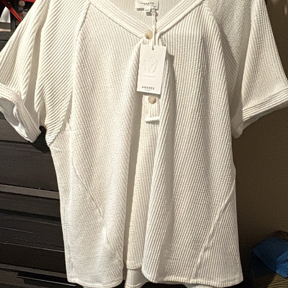 ANDREE BY UNIT Tops - ANDREE BY UNIT White Button Down Ribbed Shirt